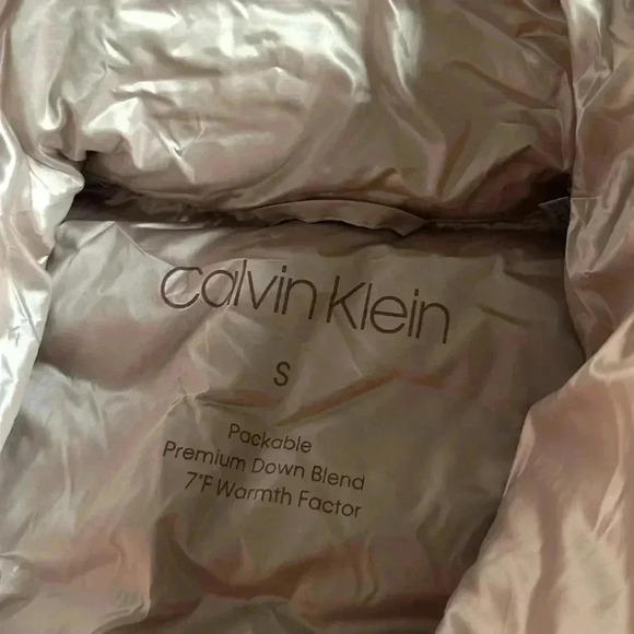 Calvin Klein - Picture 5 of 7